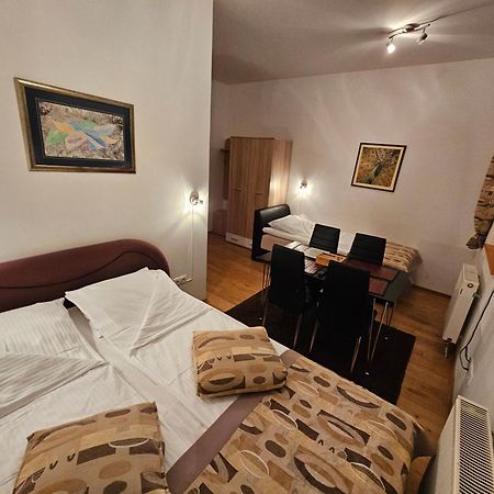 Apartments Rapid Яхорина Екстериор снимка