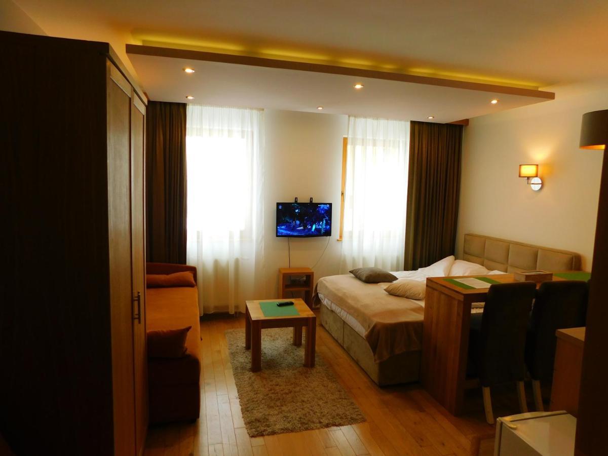 Apartments Rapid Яхорина Екстериор снимка