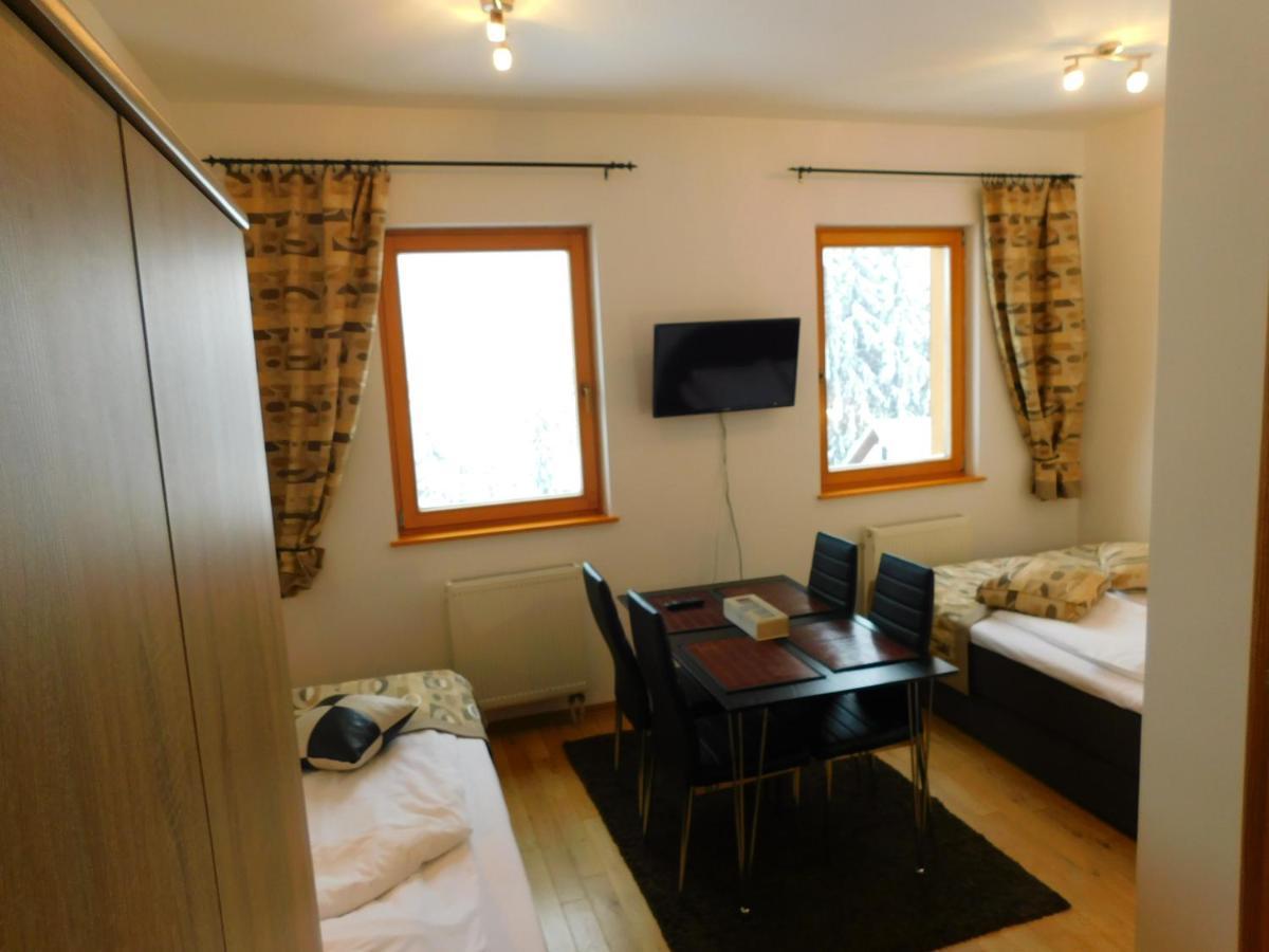 Apartments Rapid Яхорина Екстериор снимка