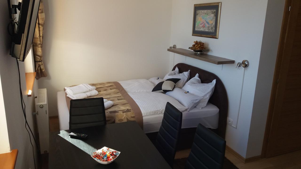 Apartments Rapid Яхорина Екстериор снимка